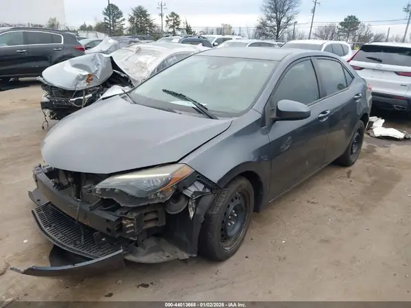 2T1BURHE4JC984956 2018 TOYOTA COROLLA - Image 2
