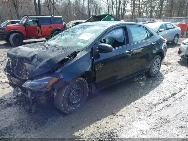 2T1BURHE4JC985167 2018 TOYOTA COROLLA - Image 2