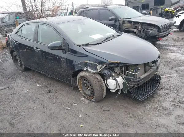 2T1BURHE4JC986979 2018 TOYOTA COROLLA - Image 1