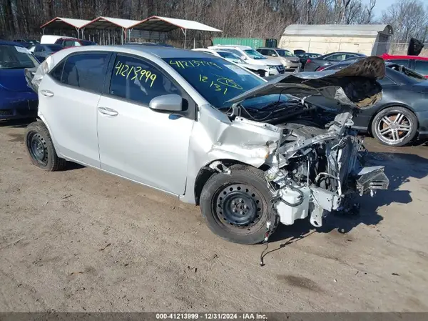2T1BURHE4JC989607 2018 TOYOTA COROLLA - Image 1
