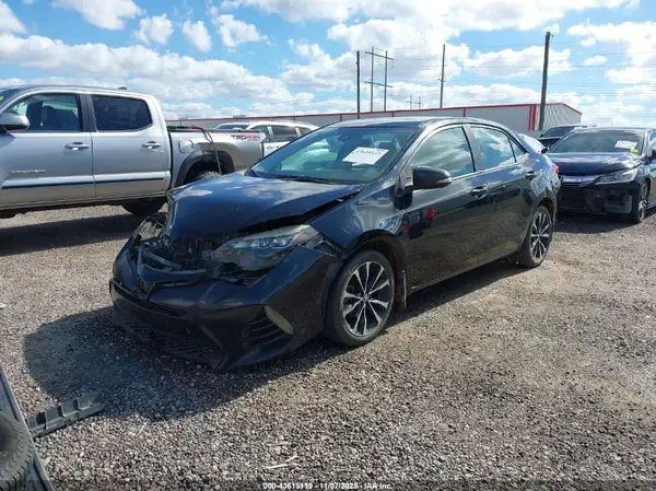2T1BURHE4JC990014 2018 TOYOTA COROLLA - Image 2