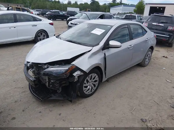 2T1BURHE4JC991129 2018 TOYOTA COROLLA - Image 2