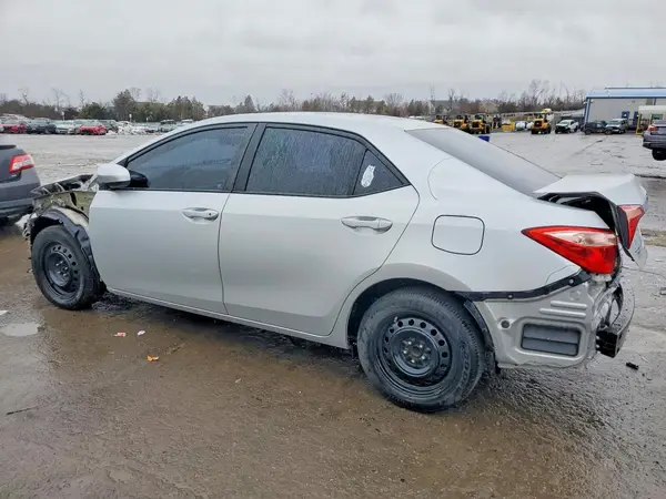 2T1BURHE4JC995746 2018 TOYOTA COROLLA - Image 2