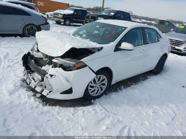 2T1BURHE4KC125996 2019 TOYOTA COROLLA - Image 2