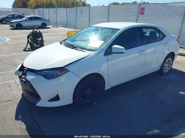 2T1BURHE4KC139154 2019 TOYOTA COROLLA - Image 2