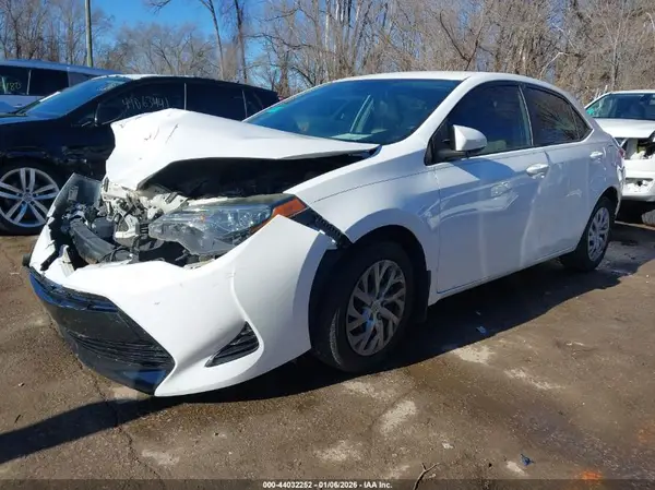 2T1BURHE4KC143026 2019 TOYOTA COROLLA - Image 2