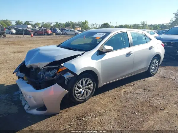 2T1BURHE4KC147738 2019 TOYOTA COROLLA - Image 2