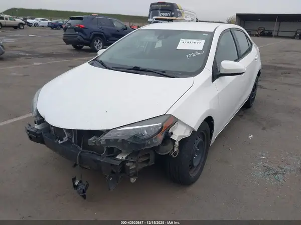 2T1BURHE4KC154057 2019 TOYOTA COROLLA - Image 2