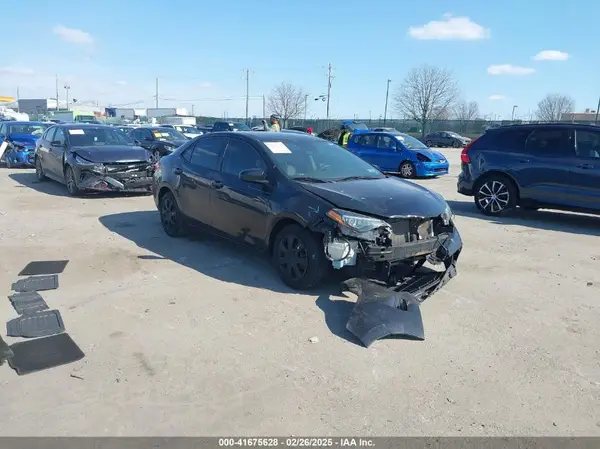2T1BURHE4KC174132 2019 TOYOTA COROLLA - Image 1