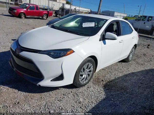 2T1BURHE4KC215004 2019 TOYOTA COROLLA - Image 2
