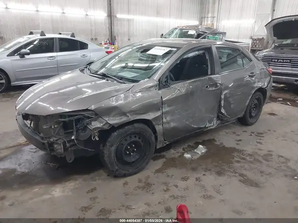 2T1BURHE4KC240064 2019 TOYOTA COROLLA - Image 2