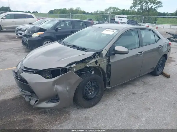 2T1BURHE4KC242817 2019 TOYOTA COROLLA - Image 2