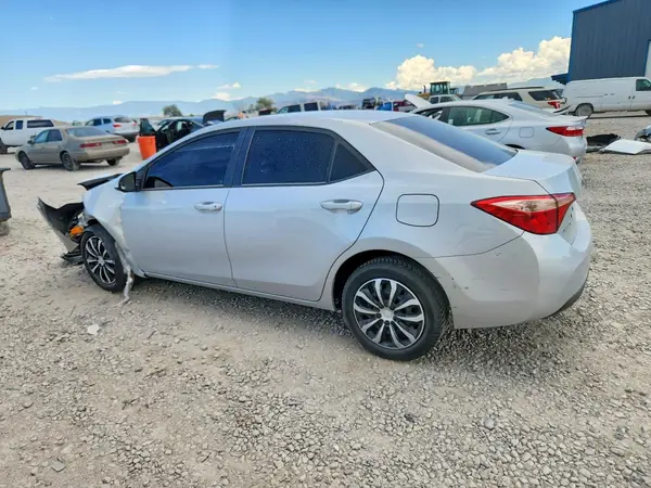 2T1BURHE5HC760525 2017 TOYOTA COROLLA - Image 2