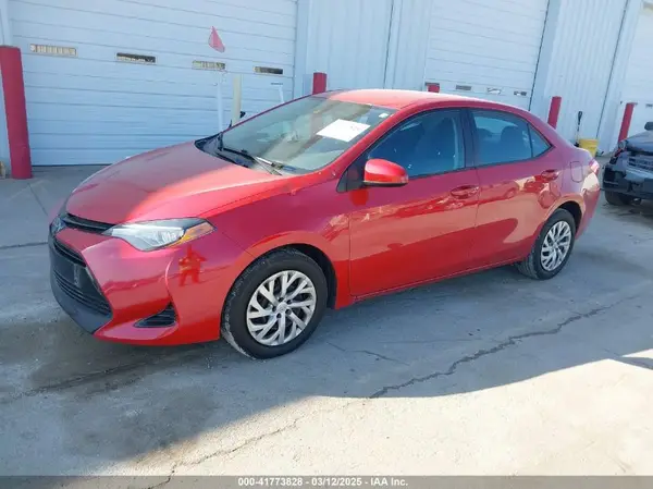 2T1BURHE5HC760668 2017 TOYOTA COROLLA - Image 2