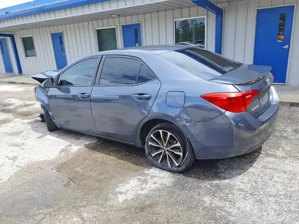 2T1BURHE5HC772402 2017 TOYOTA COROLLA - Image 2