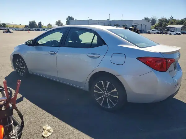 2T1BURHE5HC793637 2017 TOYOTA COROLLA - Image 2
