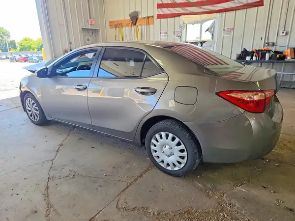 2T1BURHE5HC798420 2017 TOYOTA COROLLA - Image 2