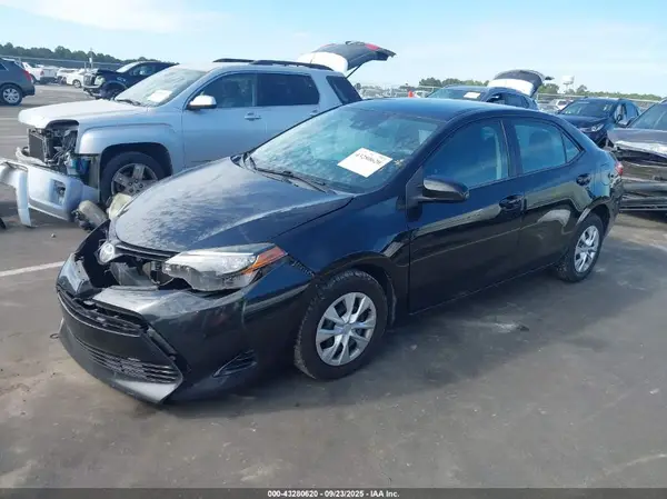 2T1BURHE5HC802482 2017 TOYOTA COROLLA - Image 2