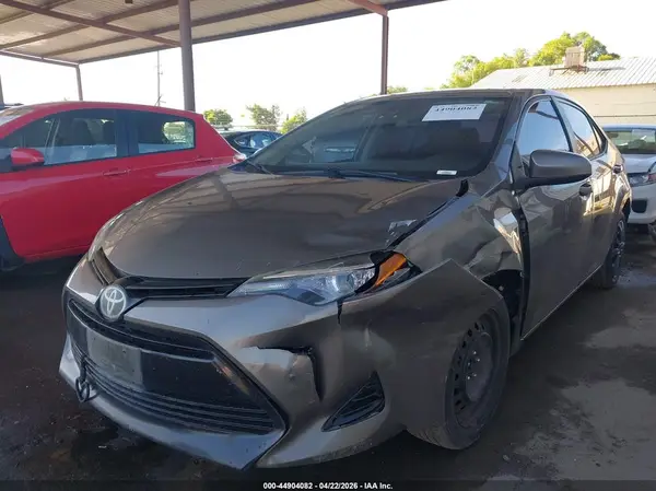 2T1BURHE5HC803924 2017 TOYOTA COROLLA - Image 2