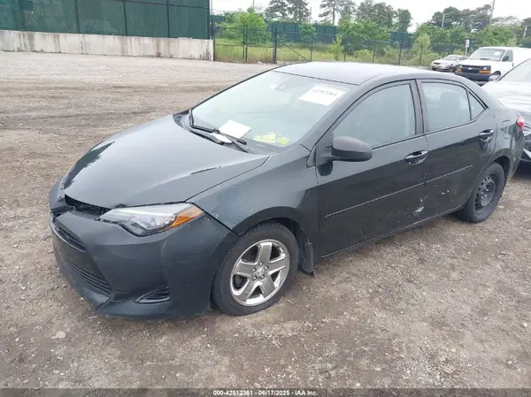 2T1BURHE5HC804801 2017 TOYOTA COROLLA - Image 2
