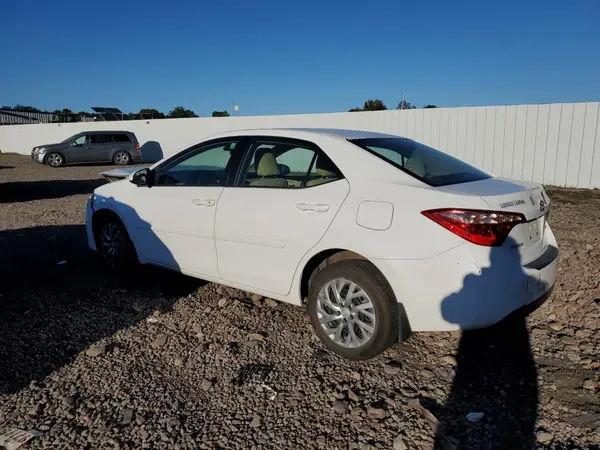 2T1BURHE5HC805558 2017 TOYOTA COROLLA - Image 2