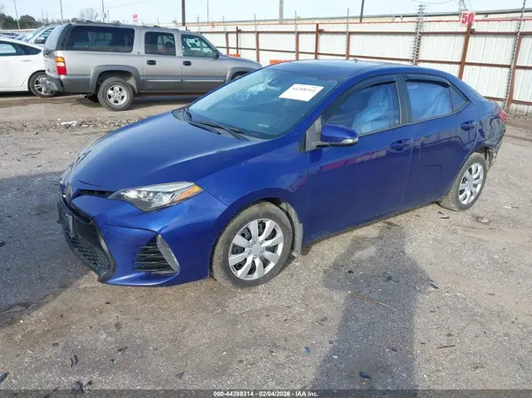 2T1BURHE5HC807472 2017 TOYOTA COROLLA - Image 2