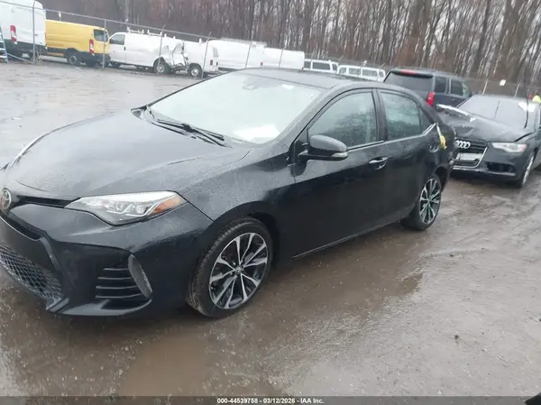 2T1BURHE5HC810307 2017 TOYOTA COROLLA - Image 2