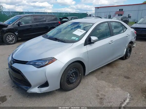 2T1BURHE5HC811148 2017 TOYOTA COROLLA - Image 2