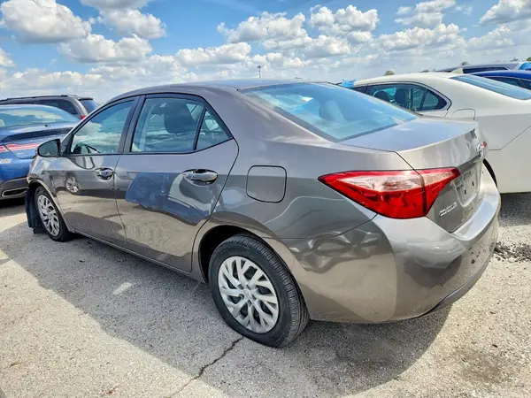 2T1BURHE5HC815782 2017 TOYOTA COROLLA - Image 2