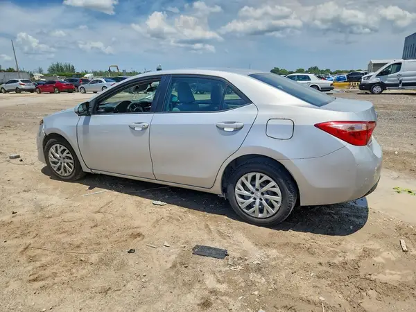 2T1BURHE5HC818102 2017 TOYOTA COROLLA - Image 2