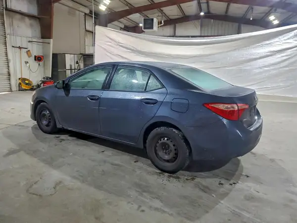 2T1BURHE5HC825437 2017 TOYOTA COROLLA - Image 2