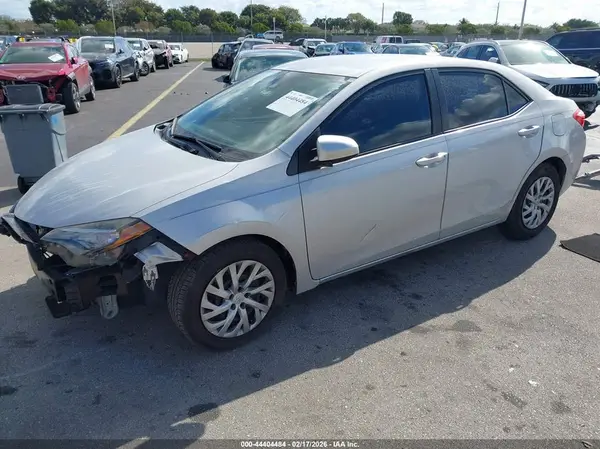 2T1BURHE5HC825910 2017 TOYOTA COROLLA - Image 2