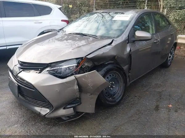 2T1BURHE5HC830864 2017 TOYOTA COROLLA - Image 2