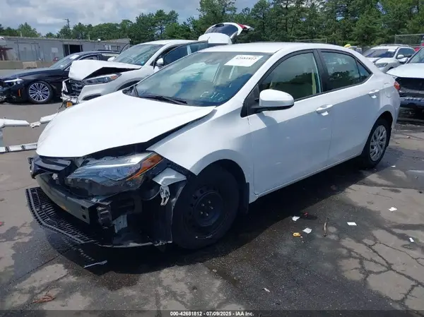 2T1BURHE5HC831772 2017 TOYOTA COROLLA - Image 2