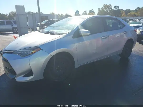 2T1BURHE5HC838849 2017 TOYOTA COROLLA - Image 2