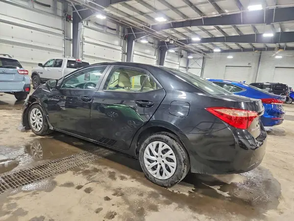 2T1BURHE5HC843498 2017 TOYOTA COROLLA - Image 2