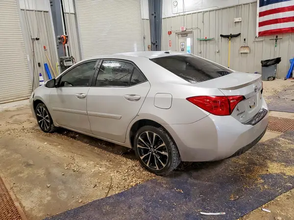 2T1BURHE5HC845851 2017 TOYOTA COROLLA - Image 2