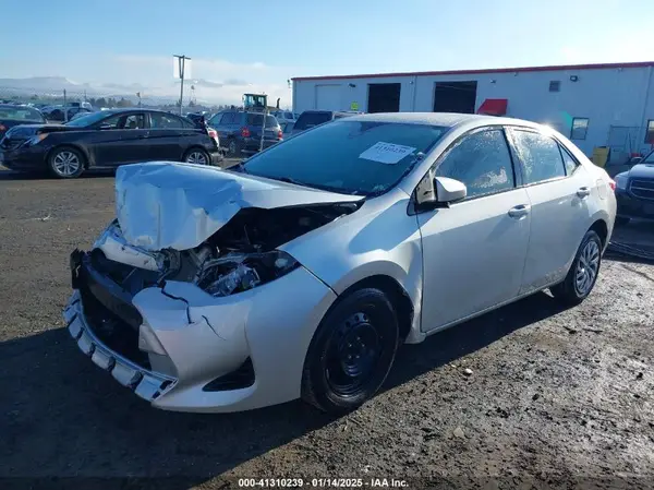 2T1BURHE5HC848345 2017 TOYOTA COROLLA - Image 2