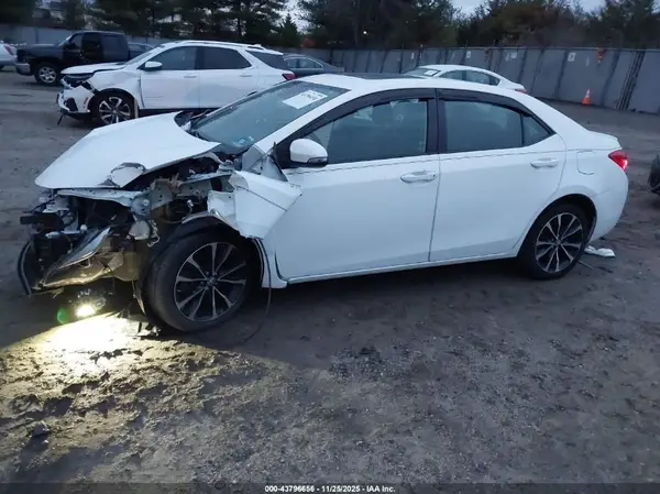 2T1BURHE5HC851567 2017 TOYOTA COROLLA - Image 2