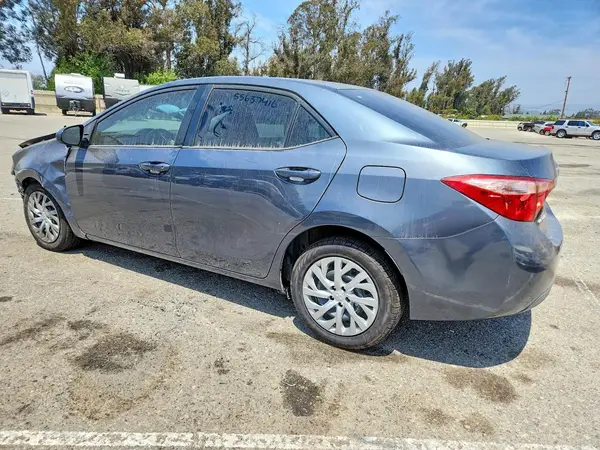2T1BURHE5HC854145 2017 TOYOTA COROLLA - Image 2