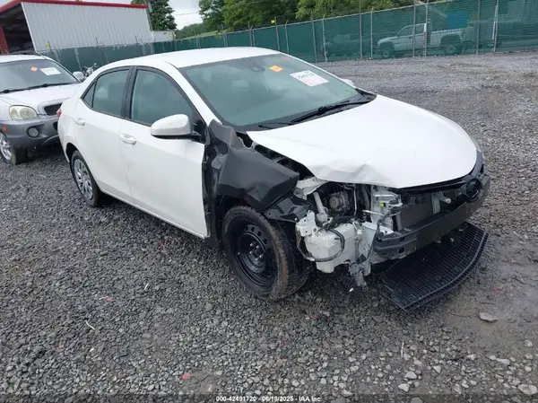 2T1BURHE5HC855733 2017 TOYOTA COROLLA - Image 1