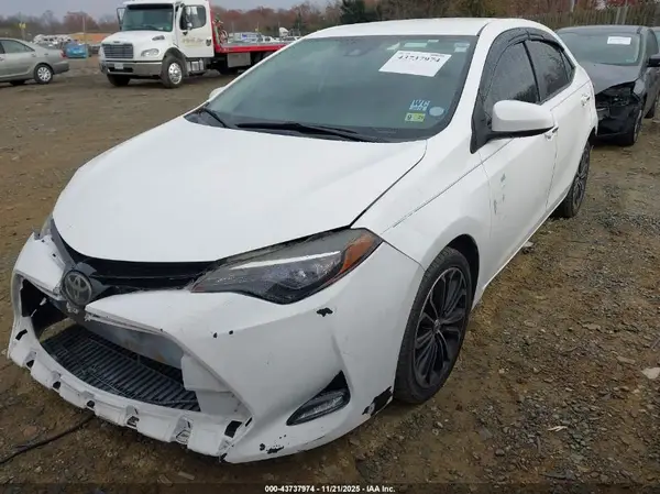 2T1BURHE5HC858809 2017 TOYOTA COROLLA - Image 2