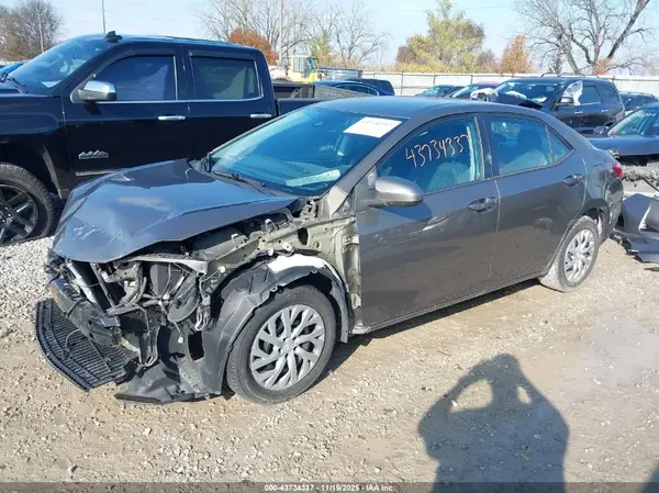 2T1BURHE5HC868160 2017 TOYOTA COROLLA - Image 2