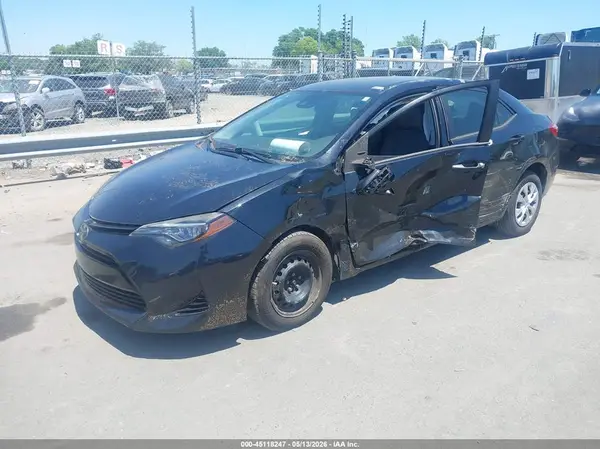 2T1BURHE5HC873813 2017 TOYOTA COROLLA - Image 2