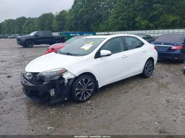 2T1BURHE5HC878672 2017 TOYOTA COROLLA - Image 2