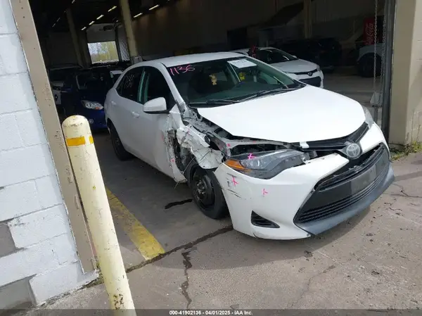 2T1BURHE5HC882074 2017 TOYOTA COROLLA - Image 1