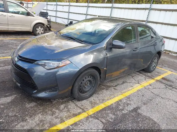 2T1BURHE5HC885556 2017 TOYOTA COROLLA - Image 2