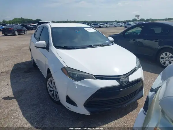 2T1BURHE5HC893804 2017 TOYOTA COROLLA - Image 1