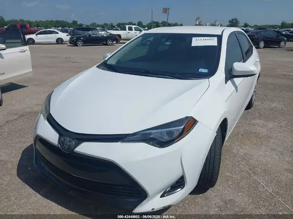 2T1BURHE5HC893804 2017 TOYOTA COROLLA - Image 2