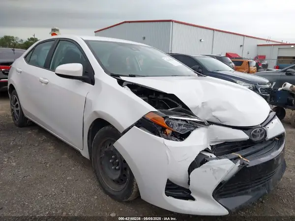 2T1BURHE5HC906826 2017 TOYOTA COROLLA - Image 1